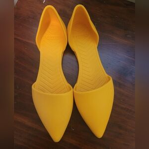 Yellow Native size 7